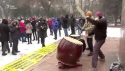 У Киргизстані протестували проти посилення влади президента – відео У Киргизстані протестували проти посилення влади президента – відео