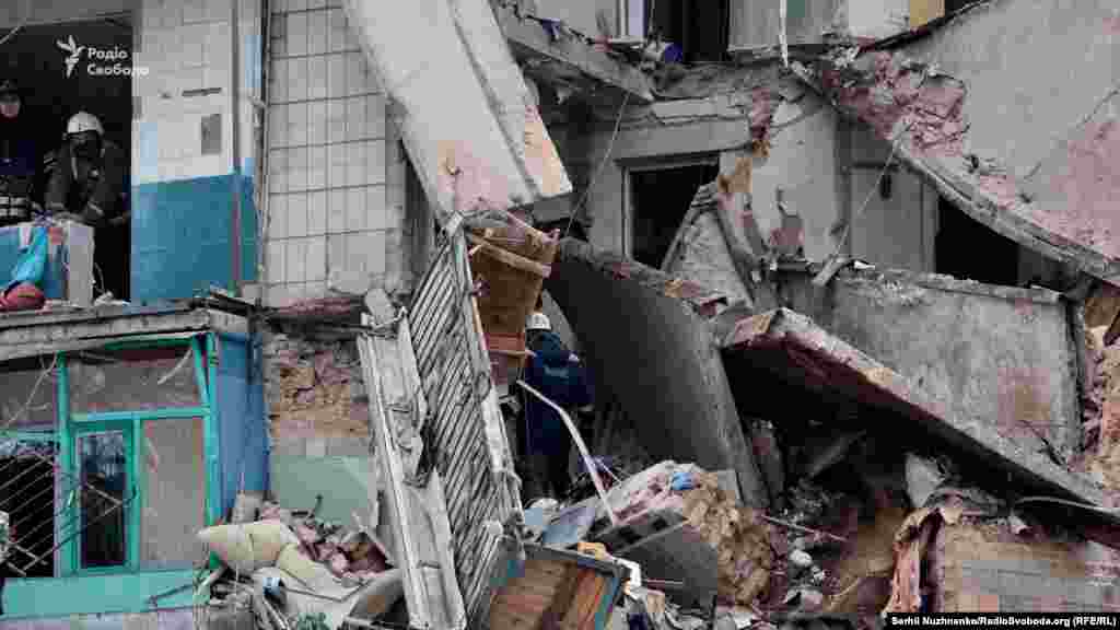 Близько 10 ранку 14 грудня Державна служба з надзвичайних ситуацій повідомила про вибух у п’ятиповерховому житловому будинку у Фастові Київської області  