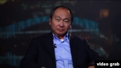 Fukuyama Says Putin's Economic Model Is 'Falling Apart' video grab
