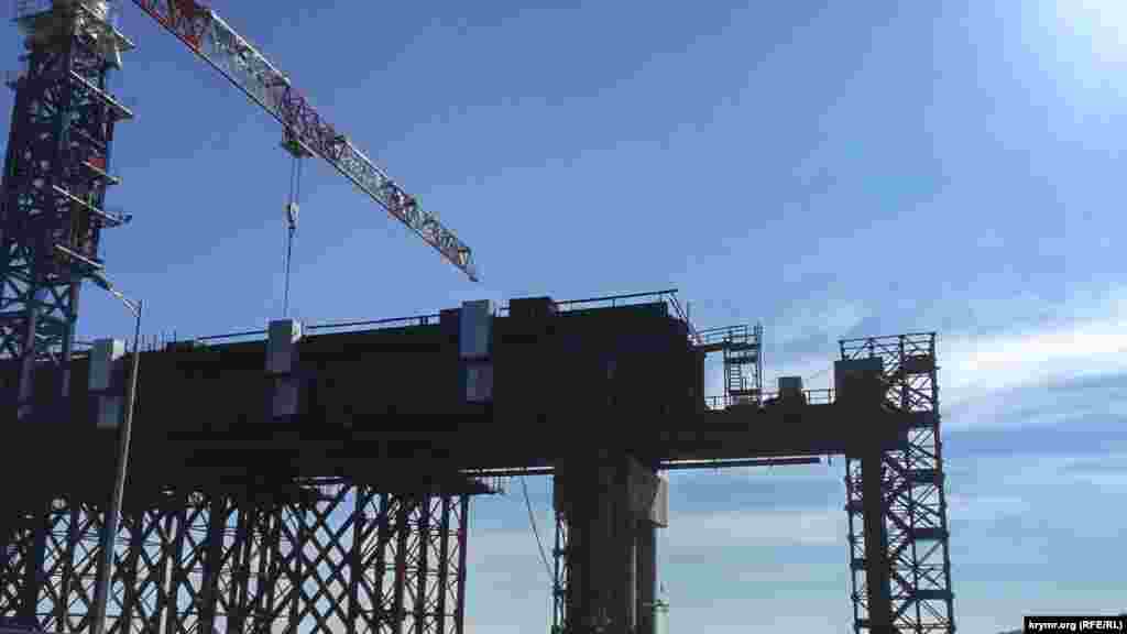 Терміни держконтракту на виконання робіт, пов'язаних із забезпеченням транспортної безпеки Керченського мосту російський уряд зрушив на 1 грудня 2019 року