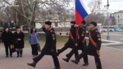 В Севастополе «беркутовцев» поздравляли с 5-летием «возвращения» из Киева (видео) В Севастополе «беркутовцев» поздравляли с 5-летием «возвращения» из Киева (видео)