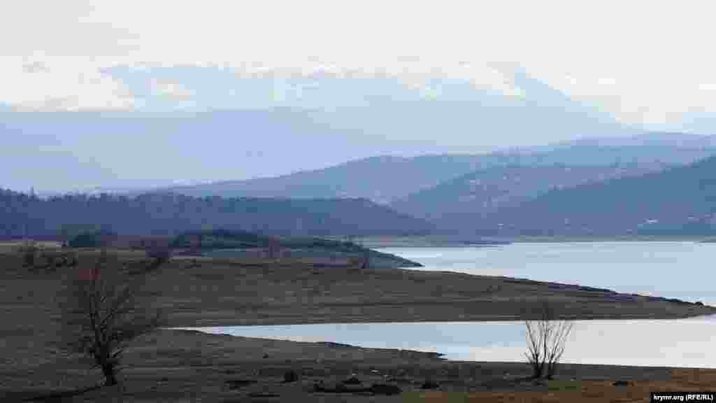 Водохранилище заметно уменьшилось в своих размерах