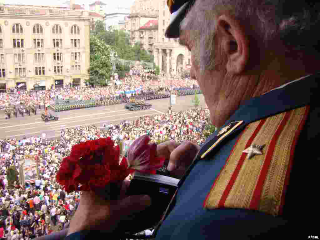 Посилені заходи безпеки значно ускладнили пересування головною вулицею столиці.