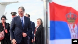 Predsednik Srbije Aleksandar Vučić, stiže na aerodrom Vnukovo u Moskvi, u sredu, 7. maja 2025, uoči proslave 80. godišnjice pobede Sovjetskog Saveza nad nacističkom Nemačkom tokom Drugog svetskog rata.