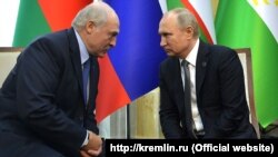 Олександр Лукашенко і Володимир Путін (праворуч) під час саміту Шанхайської організації співробітництва (ШОС), Бішкек, 15 червня 2019 року