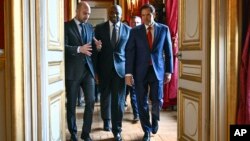 Francuski ministar vanjskih poslova Jean-Noel Barrot (lijevo), britanski ministar vanjskih poslova David Lammy (u sredini) i američki državni sekretar Marco Rubio u Parizu, 17. april 2025.