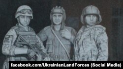 Фрагмент пам'ятного знаку на території штабу командування Сухопутних військ Збройних сил України. Київ, 12 грудня 2020 року