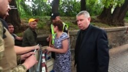 «На роботу!». Під час акції за зняття депутатської недоторканності активісти заблокували виходи з Ради (відео) «На роботу!». Під час акції за зняття депутатської недоторканності активісти заблокували виходи з Ради (відео)