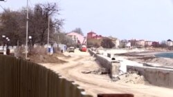 «А моря нет»: жители Евпатории о реконструкции набережной (видео) «А моря нет»: жители Евпатории о реконструкции набережной (видео)