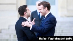 «Нормандська зустріч»: перші фото з Парижу