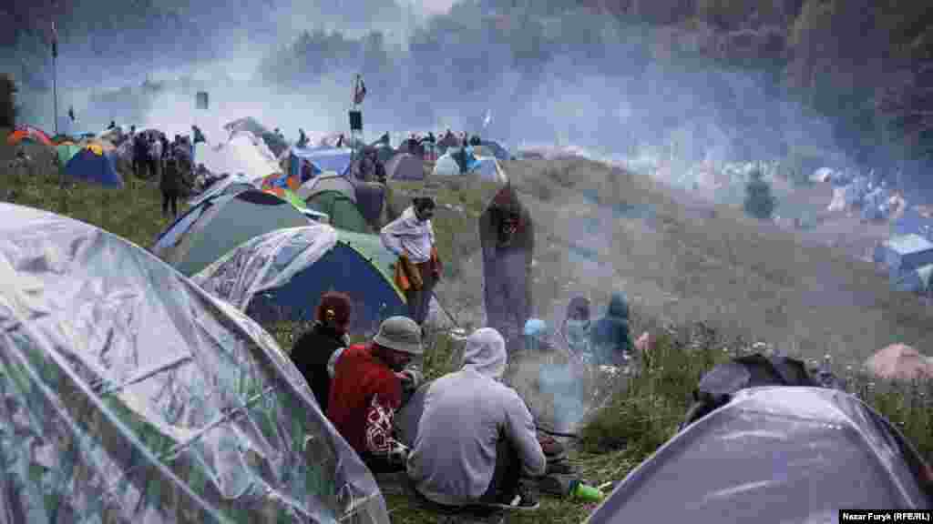 До 10 липня більшість учасників фестивалю роз’їжджаються по домівках, але є і такі, які залишаються до перших снігів