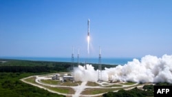 Запуск ракеты-носителя Atlas V с космическим самолетом X-37B с мыса Канаверал