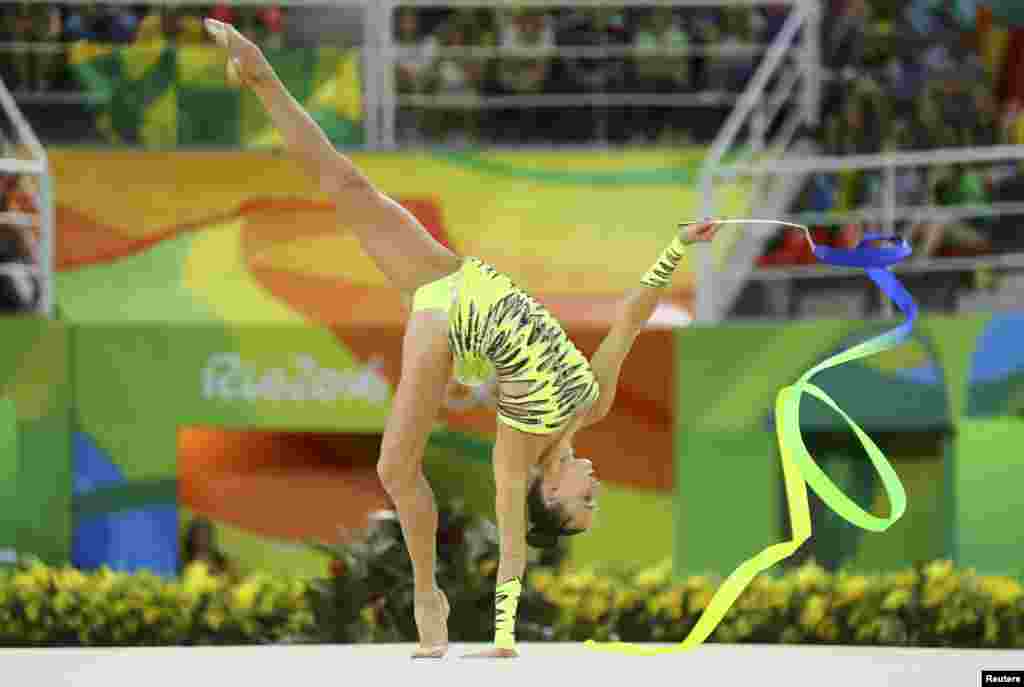 Украинская гимнастка из Крыма Анна Ризатдинова завоевала бронзовую медаль для Украины в финале индивидуального многоборья на XXXI летних Олимпийских играх в Рио-де-Жанейро, 20 августа  Ризатдинова родом из Симферополя. В своих интервью она заявляла, что уже три года не ездит домой.