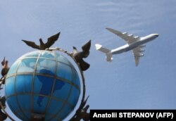 «Мрія» (АН-225) пролітає над центром Києва під час святкувань 30-тої річниці незалежності України. 24 серпня 2021 року