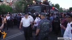 Разгон акции протеста в Ереване Разгон акции протеста в Ереване