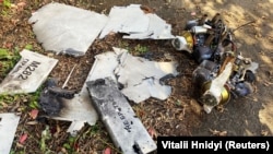 Частини іранського безпілотника-камікадзе Shahed-136, що були знайдені після удару РФ у Харкові, 6 жовтня 2022 року. Росія перейменувала їх в «Герань-2». Фото ілюстративне