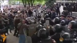 Сепаратисти штурмують донецьку прокуратуру