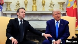 Francuski predsjednik Emmanuel Macron i američki predsjednik Donald Trump u Bijeloj kući, 24. februara 2025.