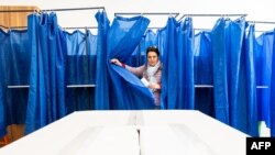 Явка станом на 15:00 18 травня була приблизно на 10% вищою, ніж у першому турі