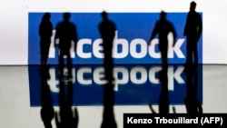 У зламаних акаунтах російські хакери публікують пропаганду та заклики здатись