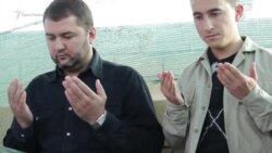 «Нельзя стоять в стороне и молчать» – адвокат перед дуа против репрессий в Крыму (видео) «Нельзя стоять в стороне и молчать» – адвокат перед дуа против репрессий в Крыму (видео)