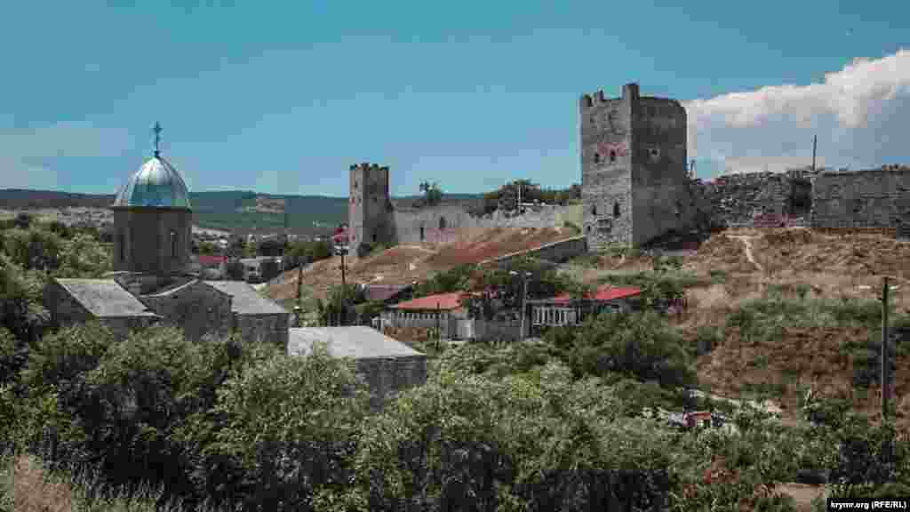 Руины старой крепости