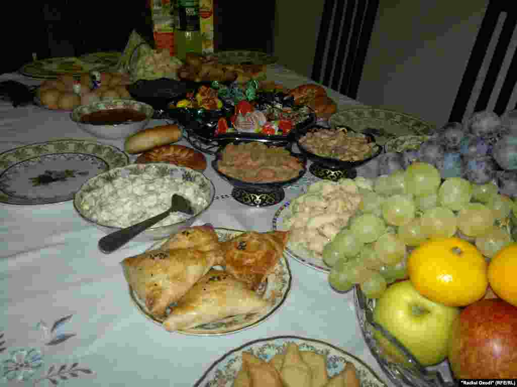 Дастурхони идона