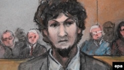 Джохар Царнаев во время судебного разбирательства по делу о теракте