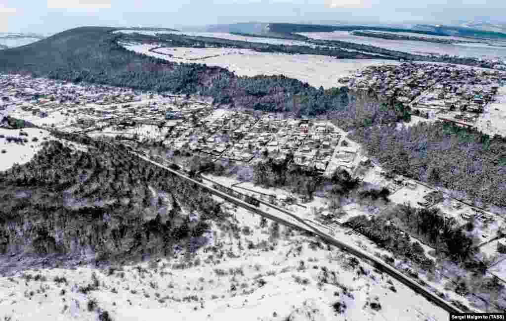 Вскоре от снегопада не осталось и следа. Как выглядели окрестности Симферополя под снежным покрывалом – смотрите в фотогалерее