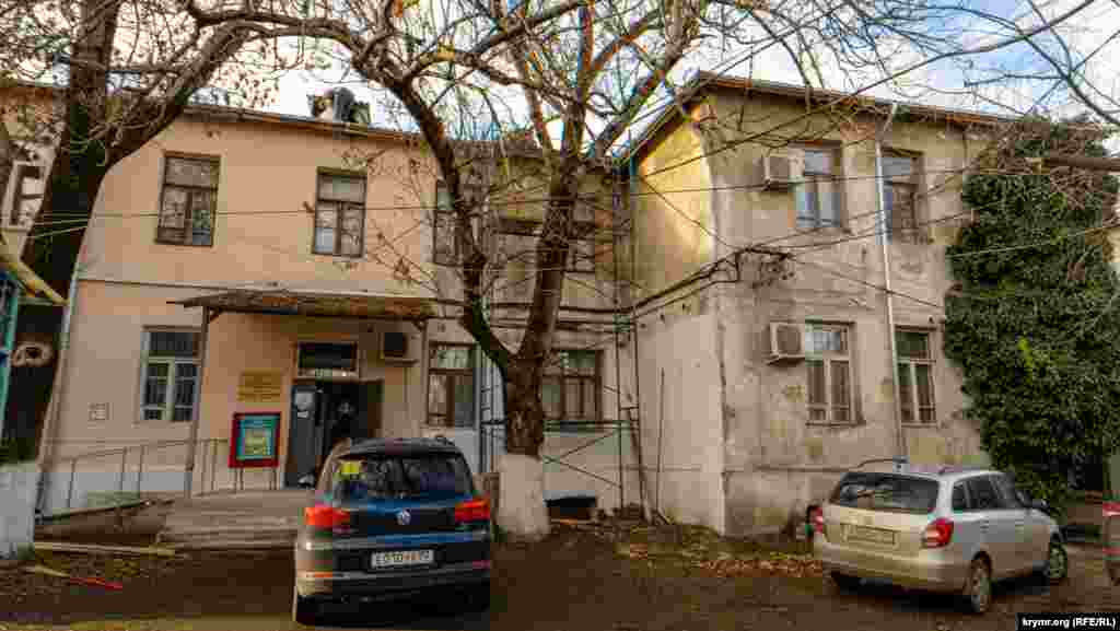 Действующий Крымскотатарский музей культурно-исторического наследия на улице Чехова. Когда-то улица называлась Контарной («контарь» в переводе с крымскотатарского – «весы»)