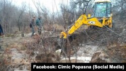 Поврежденный водопровод в районе н.п.Золотoе