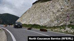 Дорога в горах. Иллюстративное фото