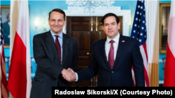 Радослав Сікорський (ліворуч) і Марко Рубіо обговорили співпрацю двох країн у сфері безпеки та енергетики, заявляє польське МЗС