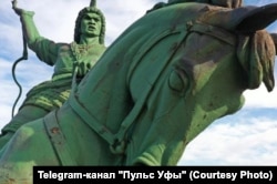 Уфа: фрагмент памятника Салавату Юлаеву, башкирскому соратнику Пугачева