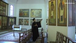 Люди самі просять молитися за Небесну Сотню і воїнів – настоятель храму в Генку