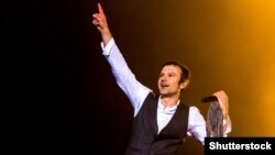 Співак Святослав Вакарчук під час концерту в Києві, 21 червня 2014 року