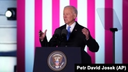 «Ми не можемо зараз відпочивати», сказав Джо Байден, коментуючи підтримку боротьби України проти російського вторгнення