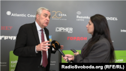 «Американско-украинские двусторонние отношения – это знак вопроса, так как новая администрация [Трампа] резко контрастирует со старой администрацией» – Дуглас Люте