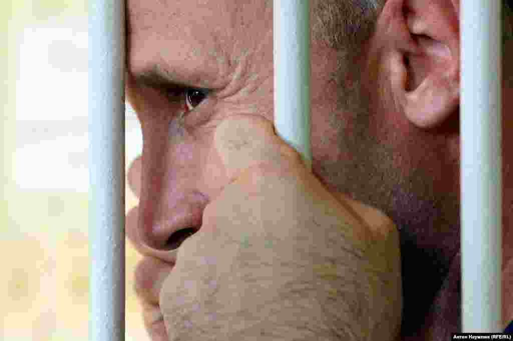 Зеври Абсеитов. До задержания работал врачом-стоматологом. Дома у него осталась мама, четверо детей и супруга  