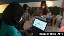 According to RSF, the Internet is regarded as the "only remaining space for free speech and independent journalism" in Pakistan. (file photo)