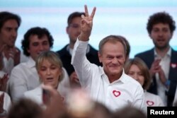 Дональд Туск після оголошення результатів екзит-полів після закриття виборчих дільниць. Варшава, Польща. 15 жовтня 2023 року