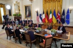 Переговори Дональда Трампа з європейськими лідерами та керівниками ЄС і НАТО у Білому домі 18 серпня 2025 року