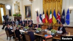 Учасники зустрічі у Вашингтоні 18 серпня 2025 року