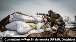 Ілюстраційне фото. Доброволець батальйону «Азов» поблизу Широкина, Донецька область