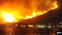 Sa stihijom su se borili malobrojni, loše opremljeni i premoreni vatrogasci