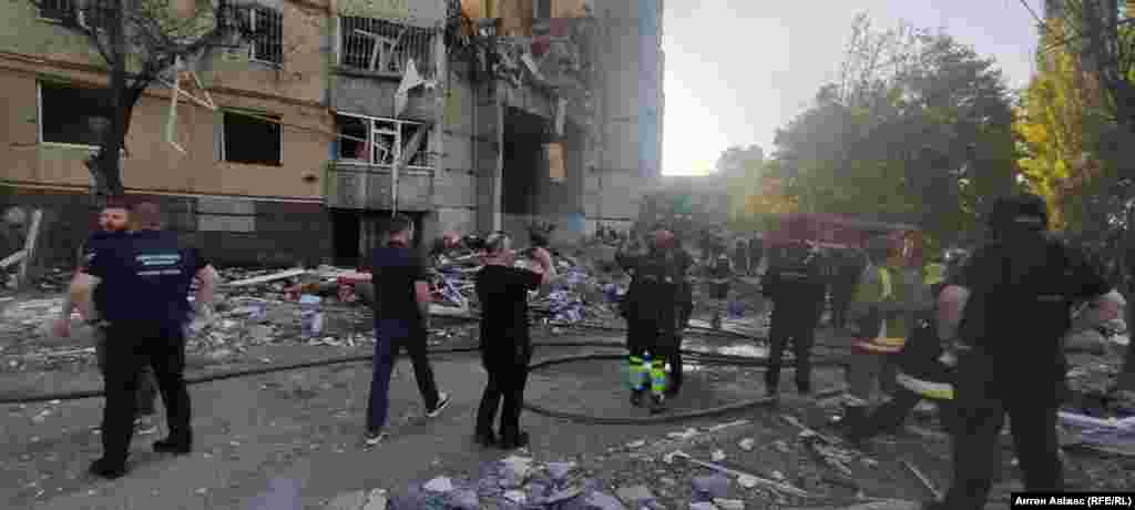 Сили РФ регулярно з різних видів озброєння – ударними БПЛА, ракетами, КАБами, РСЗВ – атакують українські регіони, зокрема Харків і Харківщину. Керівництво Росії заперечує, що російська армія під час повномасштабної війни завдає цілеспрямованих ударів по цивільній інфраструктурі міст і сіл України, убиваючи цивільне населення і руйнуючи лікарні, школи, дитячі садочки, об’єкти енергетики і водозабезпечення  