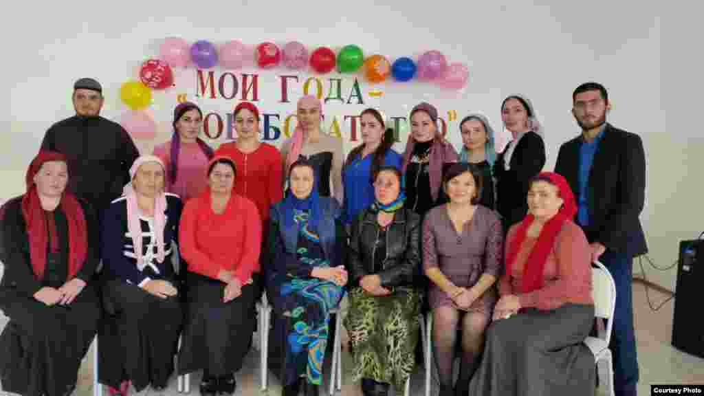 Учителя  местной школы.