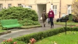 «Червона зона» – як у Чехії волонтери допомагають лікарям боротися із COVID-19 (відео) «Червона зона» – як у Чехії волонтери допомагають лікарям боротися із COVID-19 (відео)