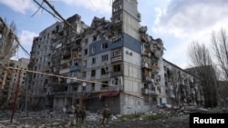 Українські поліцейські намагаються переконати мешканців евакуюватися у місті Покровськ, фото архівне