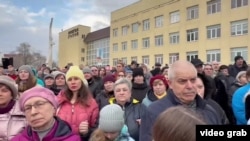 Встреча с депутатом, где люди высказались за сохранение парка